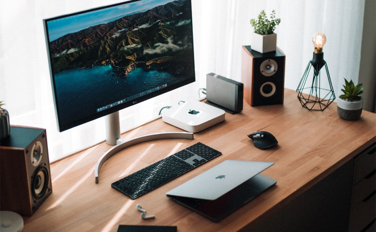 3 Minimalist Desk Setups 3 Minimalist Desk Setups