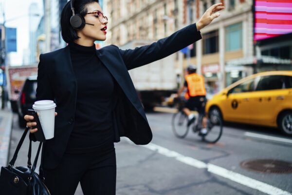 Yealink Headset Wireless Bluetooth NC with Retractablle Mic, B/T Dongle & Charging Stand BH72 Dual Teams Black - Image 10